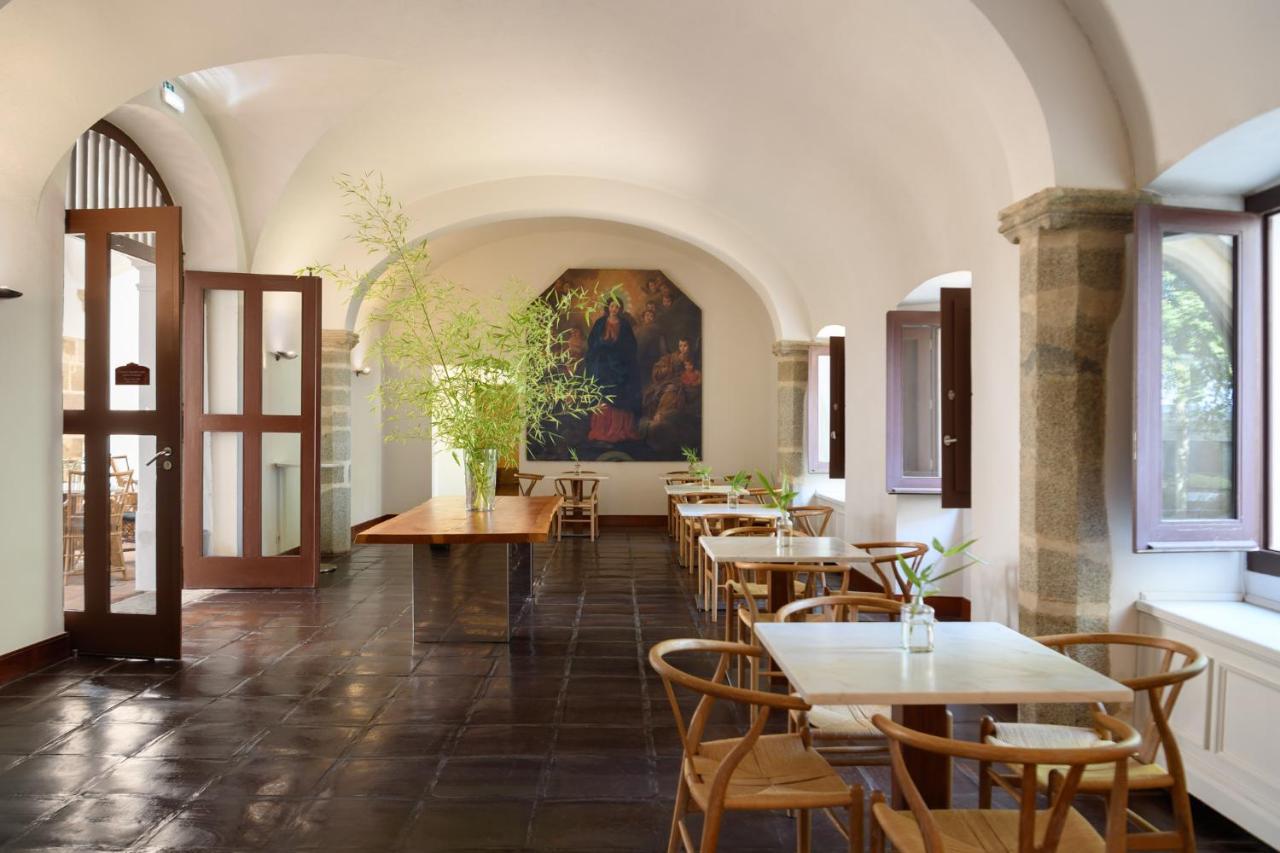 Convento Do Espinheiro, Historic Hotel & Spa Evora Exterior photo The interior of the restaurant