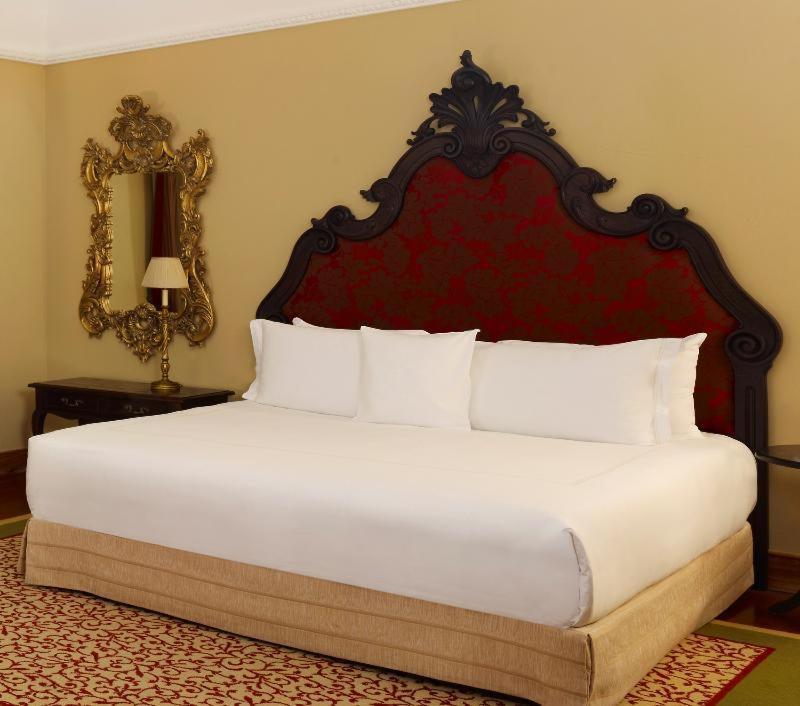 Convento Do Espinheiro, Historic Hotel & Spa Evora Room photo