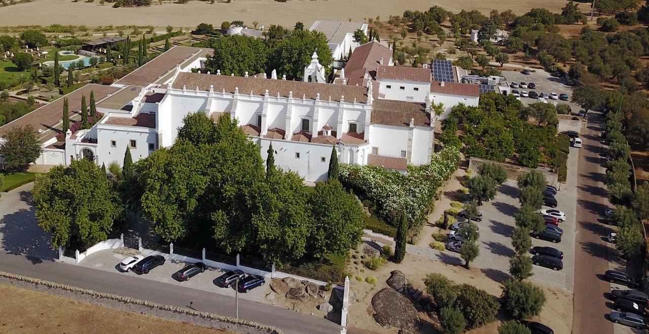 Convento Do Espinheiro, Historic Hotel & Spa Evora Exterior photo Aerial view of the monastery