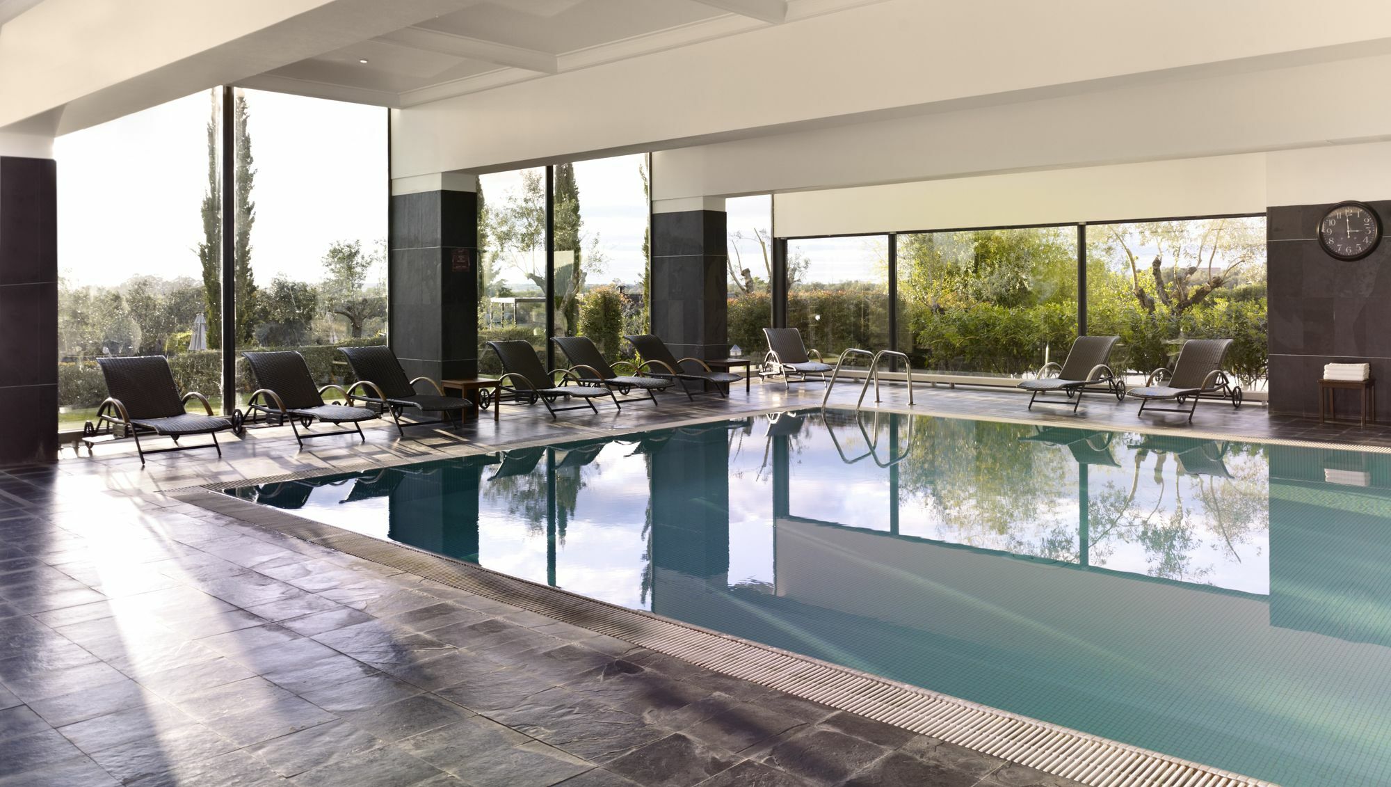 Convento Do Espinheiro, Historic Hotel & Spa Evora Exterior photo The swimming pool at the hotel